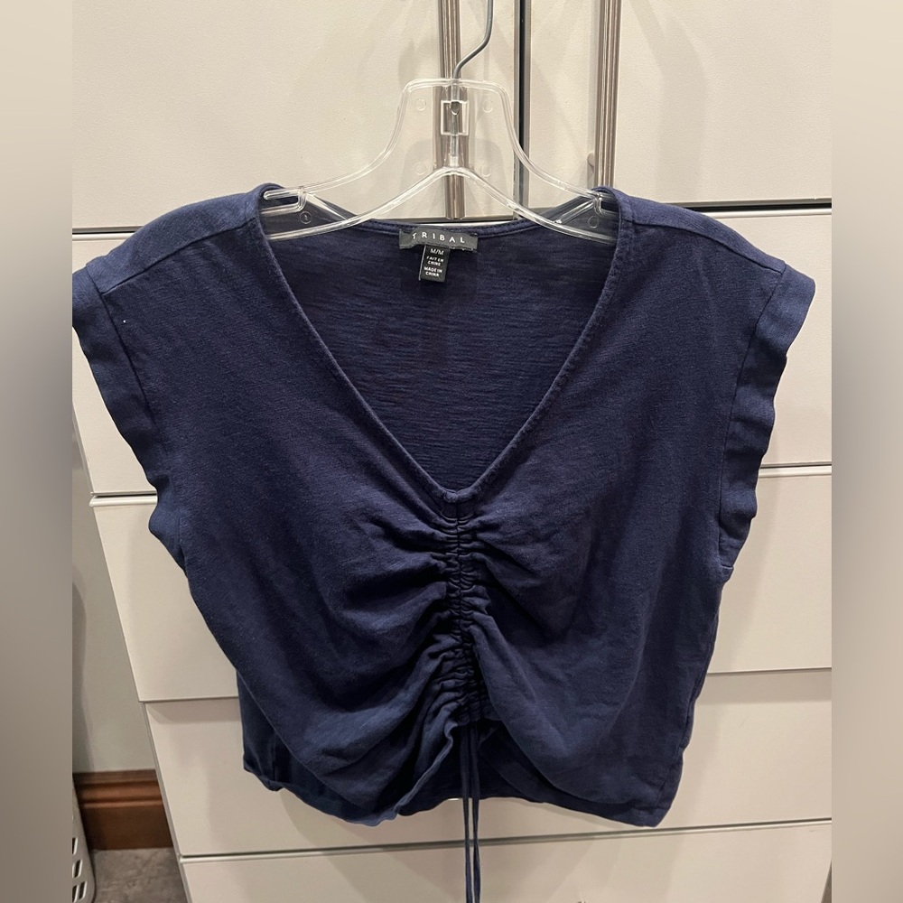 Tribal navy tee top v-neck cap sleeve ruching front optional cropped size medium